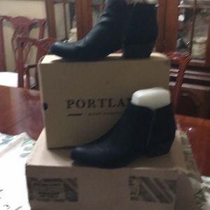 Black ankle bootie